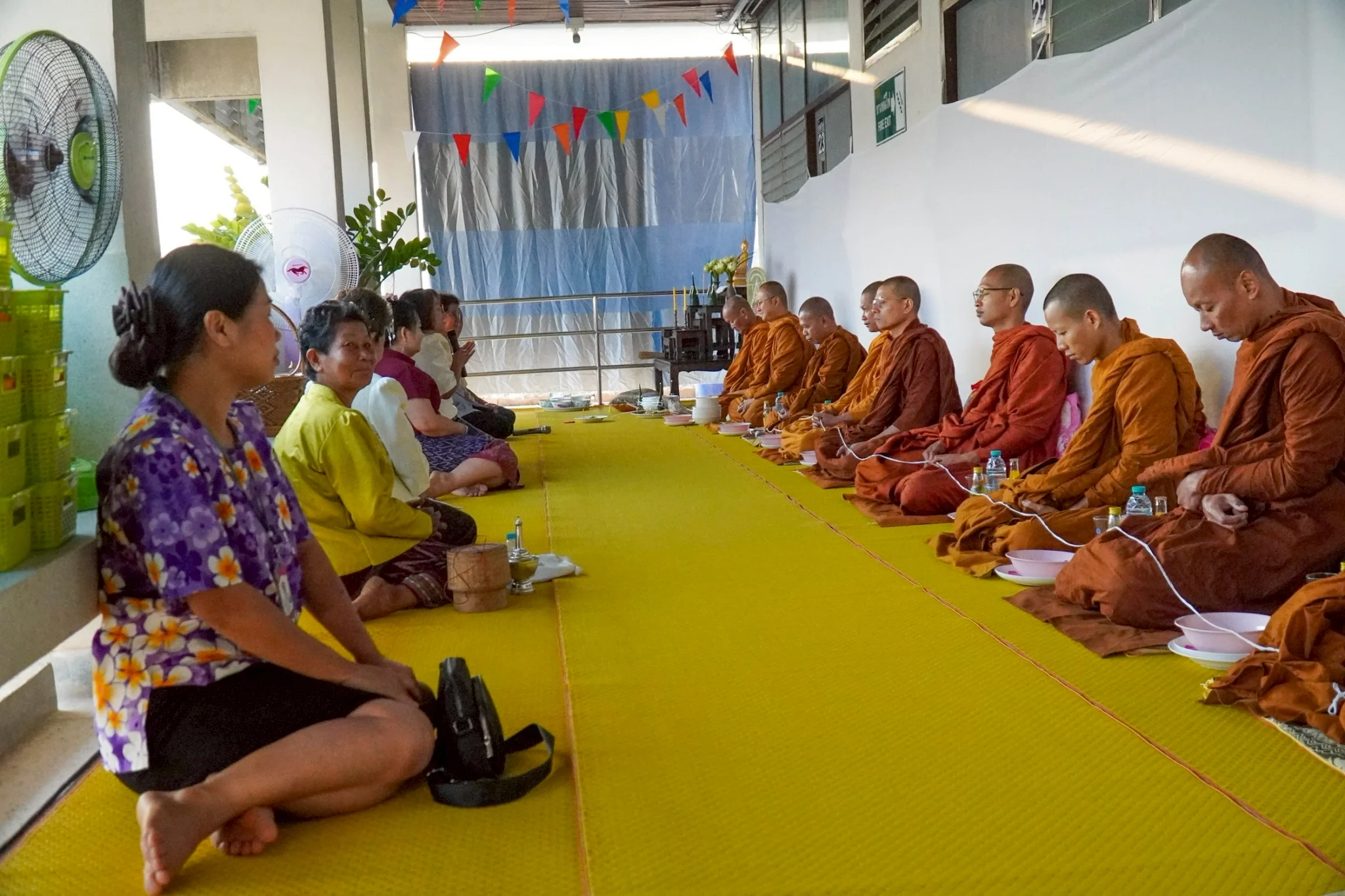 โรงพยาบาลวังสะพุง ทำพิธีทำบุญตักบาตร ตึกพิเศษรวมเมตตา